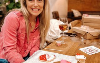 Cookie decorating class at 20 deep